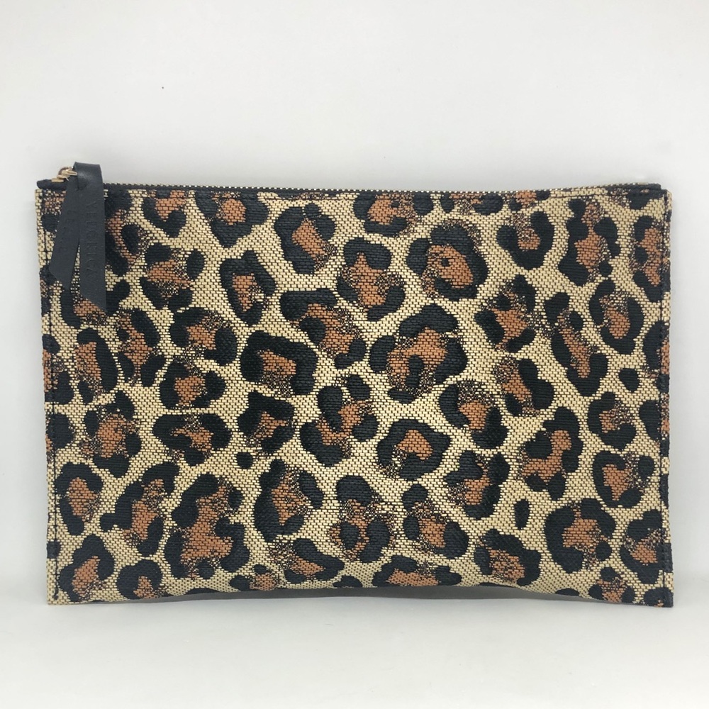 🖤 SOLD 😻 Veronica Beard Leopard Clutch
